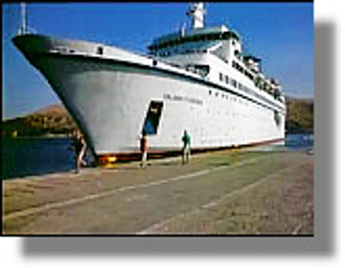 Στη Λέρο κατέπλευσε το πρώτο κρουαζιερόπλοιο!