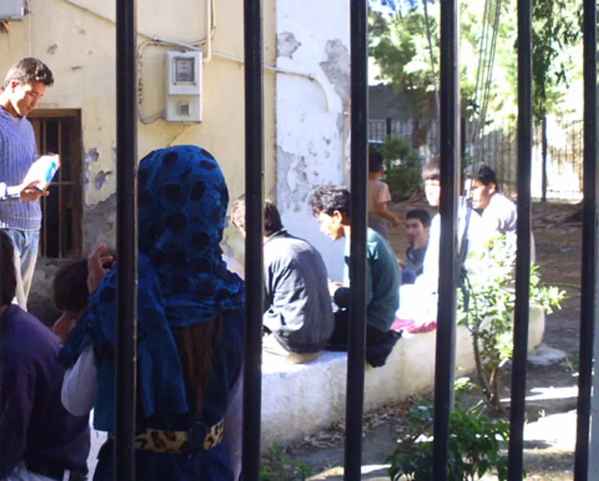 Λέρος: Τεράστιο πρόβλημα με τους παράνομους μετανάστες – Τρόφιμα αγοράζουν οι αστυνομικοί και το πλήρωμα του Λιμεναρχείου!