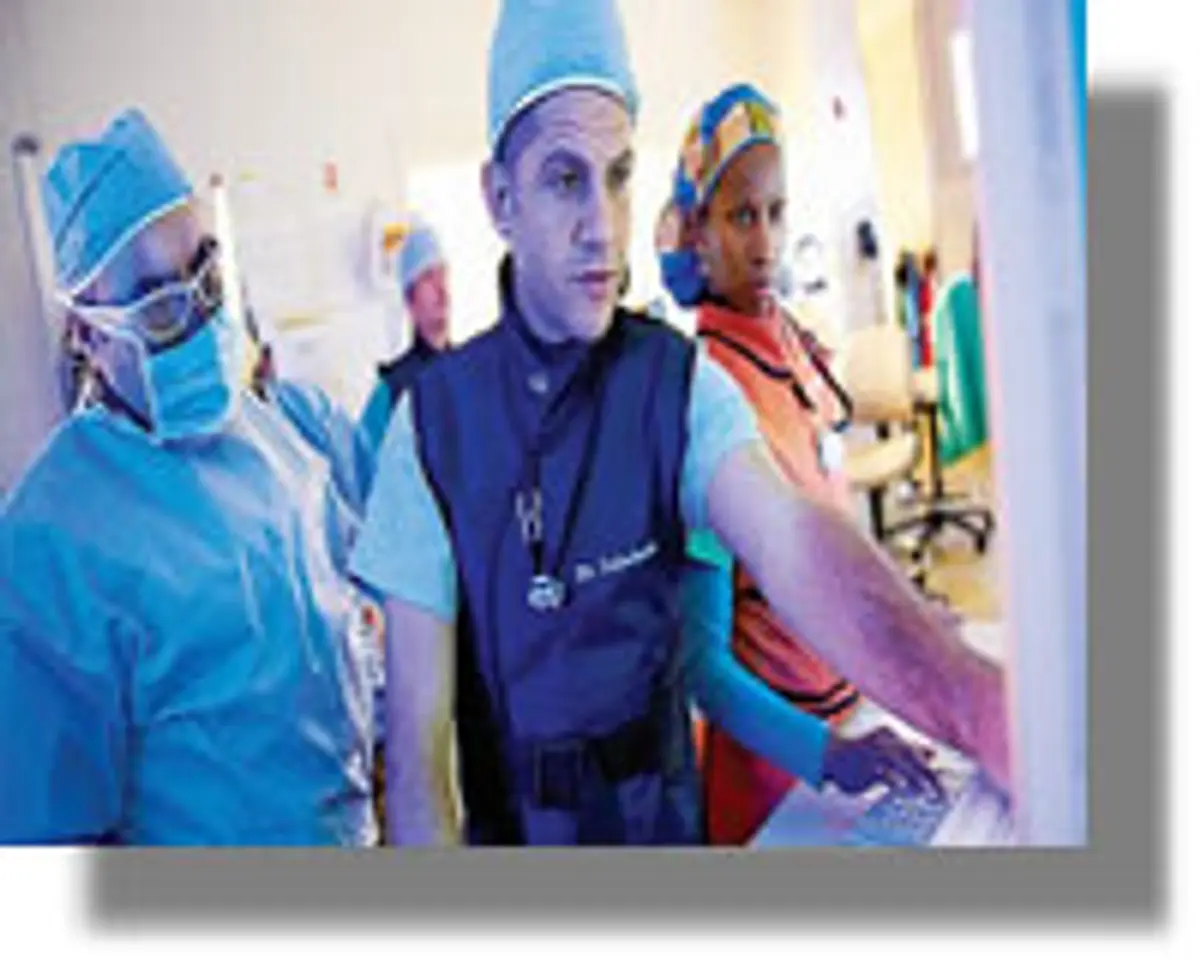 Έλληνας «σκοτώνει» τον καρκίνο με ηλεκτροσόκ!