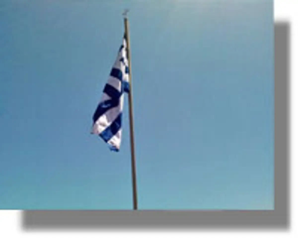 ΛΕΡΟΣ: Δημοτικός Σύμβουλος ανάρτησε Ελληνική Σημαία με ιστό 9 μέτρα στο Παντέλι!