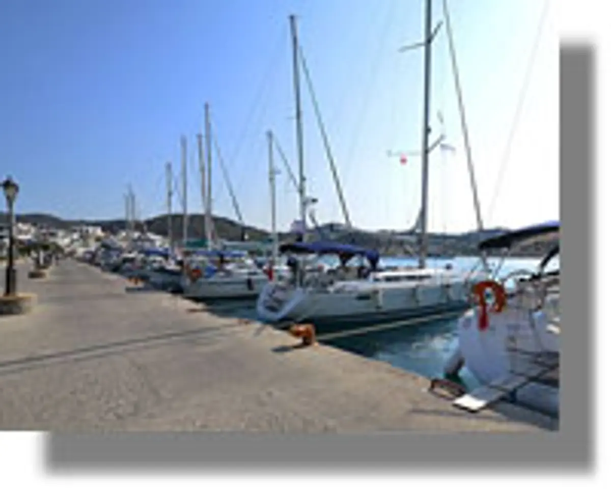 ΠΑΤΜΟΣ: Βανδαλισµοί στο Καταφύγιο Τουριστικών Σκαφών