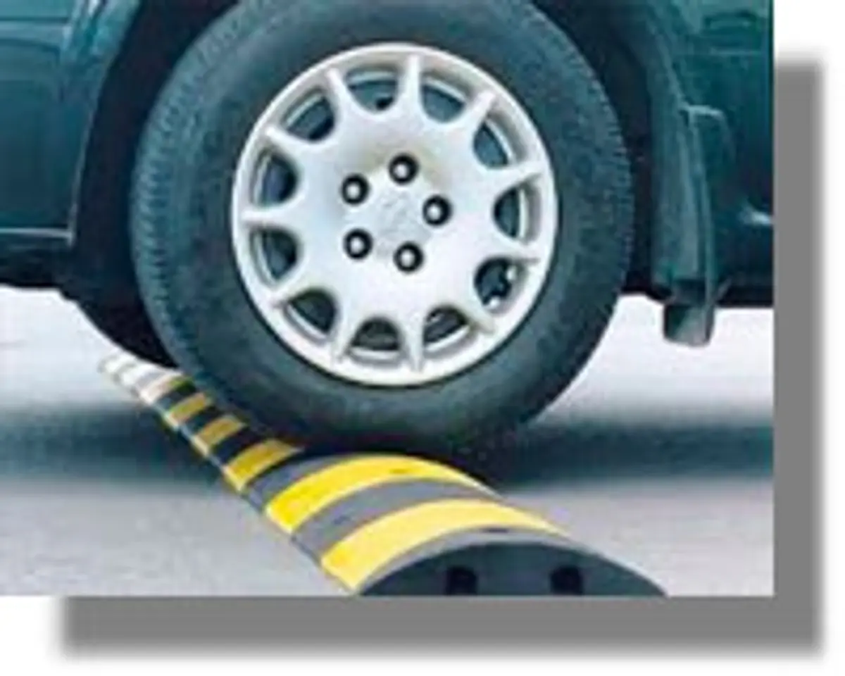 ΛΕΡΟΣ: Μειωτές ταχύτητας έξω από το γηροκομείο