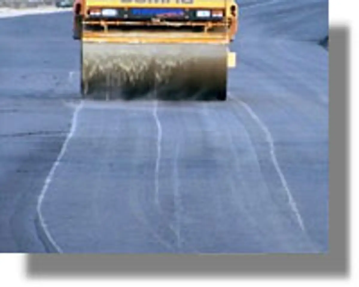 Ξεκίνησε την προεκλογική περίοδο με ασφαλτοστρώσεις ο Περιφερειάρχης