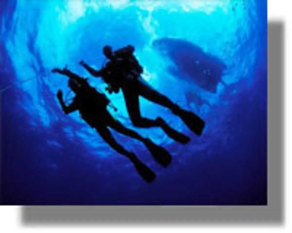 Εντοπίστηκε το δουλεμπορικό σκάφος του Φαρμακονησίου στα 73 μέτρα - Ανασύρθηκαν οι σοροί 4 αγνοουμένων!