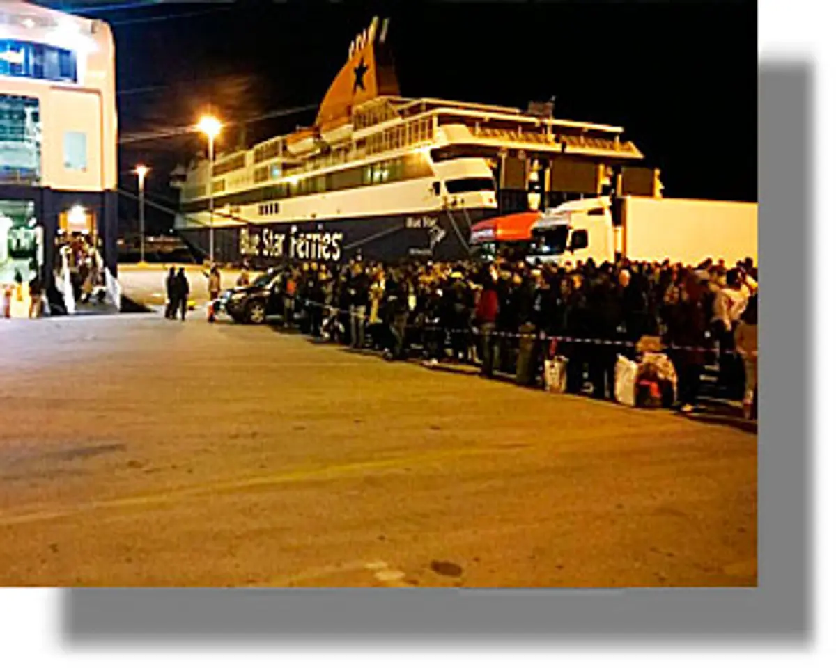 Φάρσα το τηλεφώνημα για βόμβα στο Blue Star 2