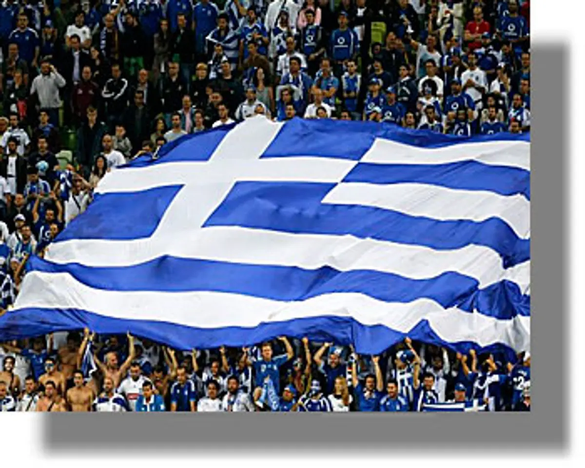 Στο πλευρό του πρωθυπουργού