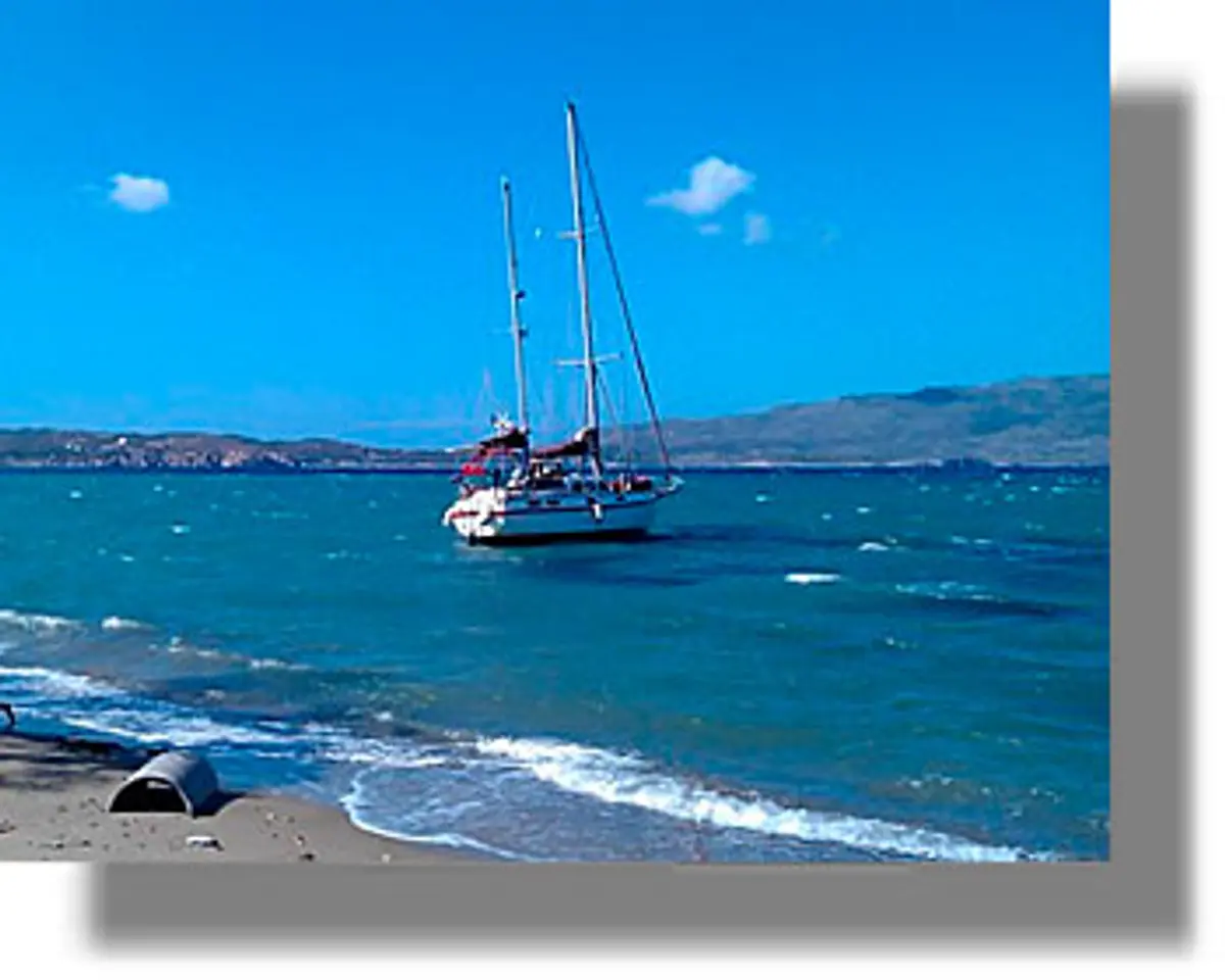 Μηχανική βλάβη ιστιοφόρου σκάφους στα Λέβιθα