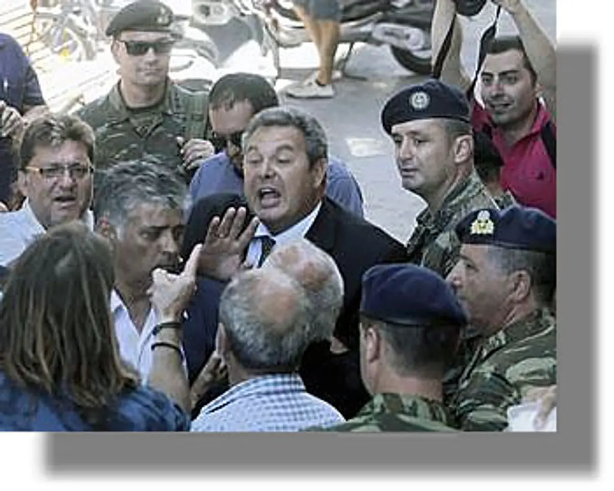 Η Ένωση Αστυνομικών Β. Δωδεκανήσου απαντάει στον Π. Καμμένο για τα επεισόδια στην Κω