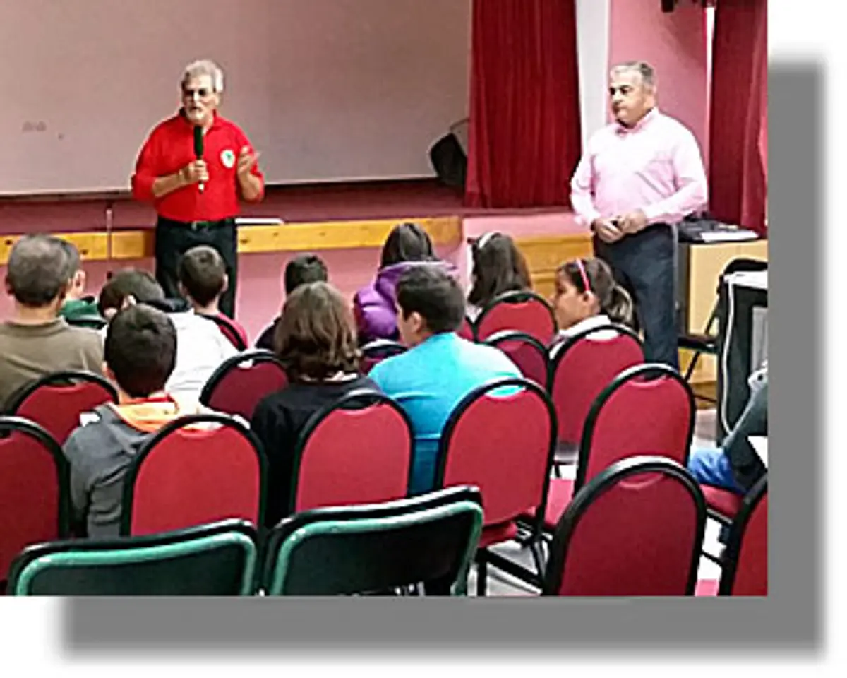 Ο Μοτοσυκλετιστικός Όμιλος Λέρου στο Δημοτικό Σχολείο Αλίντων