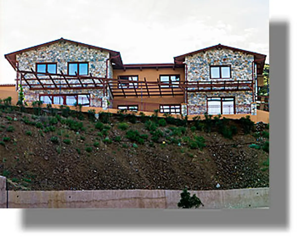 ΛΕΡΟΣ: Παράπονα κατοίκων για ανέγερση δύο οικοδομών στα Άλιντα