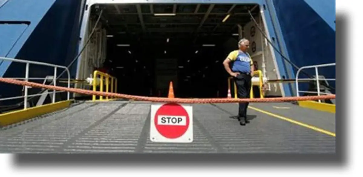 Δεμένα τα πλοία στα λιμάνια την Πέμπτη, λόγω 24ωρης απεργίας της ΠΝΟ