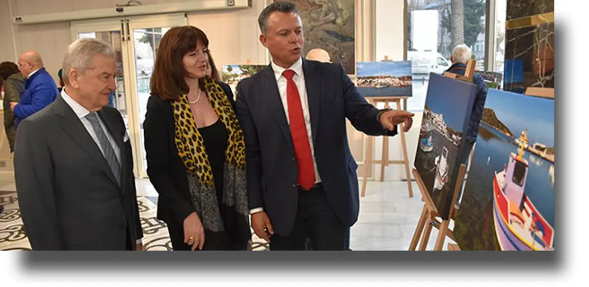 ΛΕΙΨΟΙ: Έκθεση φωτογραφίας στη Σμύρνη