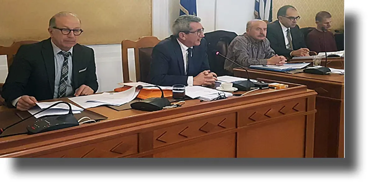 Μαίνεται ο “πόλεμος” στην Περιφέρεια για την ακύρωση του διεθνούς διαγωνισμού προμήθειας φωτιστικών σωμάτων LED