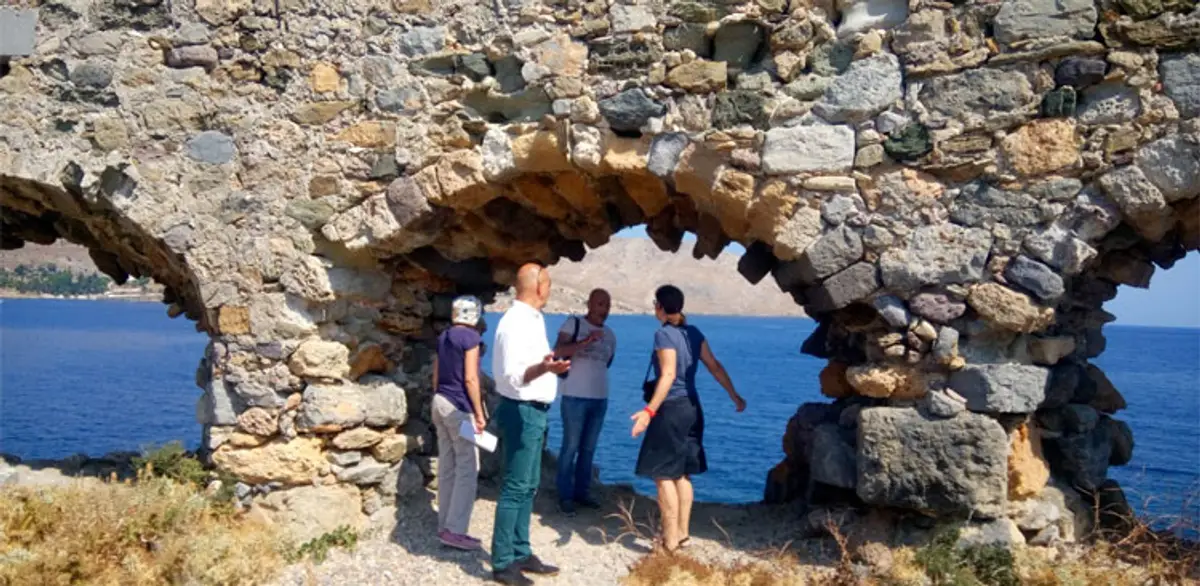 Ιστορική στιγμή για τη Λέρο η σύναψη προγραμματικής σύμβασης για τη διάσωση του αρχαίου οχυρού στο Μπρούτζι