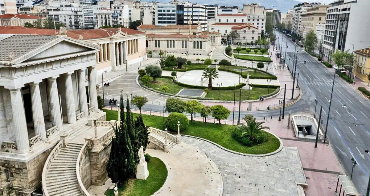 Ποιοι αντιδρούν για τον Μεγάλο Περίπατο -Το 2000 δεν ήθελαν την πεζοδρόμηση στην Ακρόπολη!