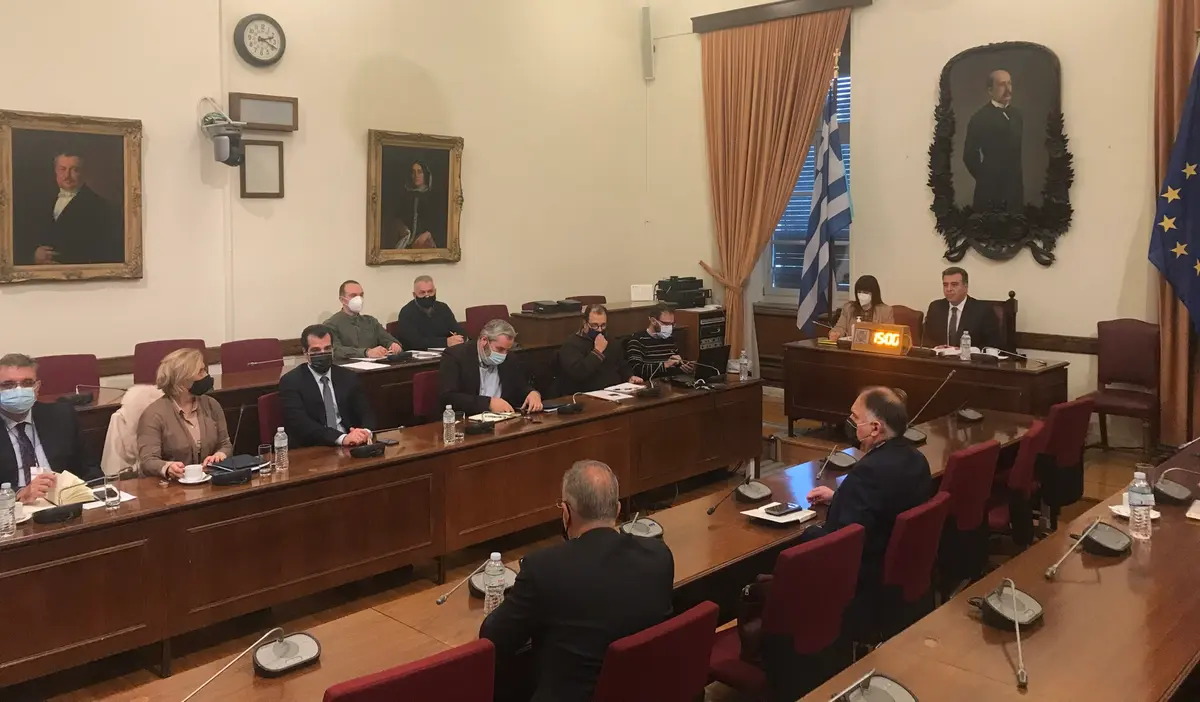 Διακομματική αποδοχή της πρότασης του Μάνου Κόνσολα για κίνητρα σε γιατρούς ώστε να υπηρετήσουν στις δομές υγείας νησιωτικών περιοχών