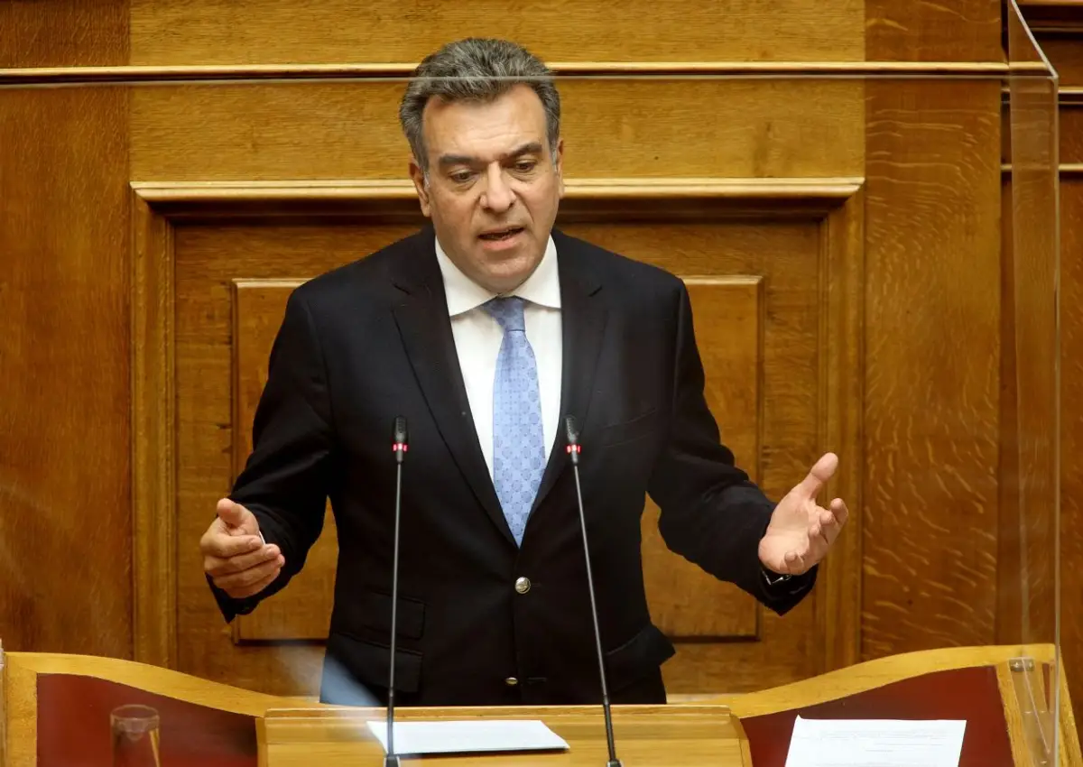 Παρέμβαση του Μάνου Κόνσολα για να ενισχυθεί με περισσότερα δρομολόγια η αεροπορική σύνδεση της Λέρου με την Αθήνα