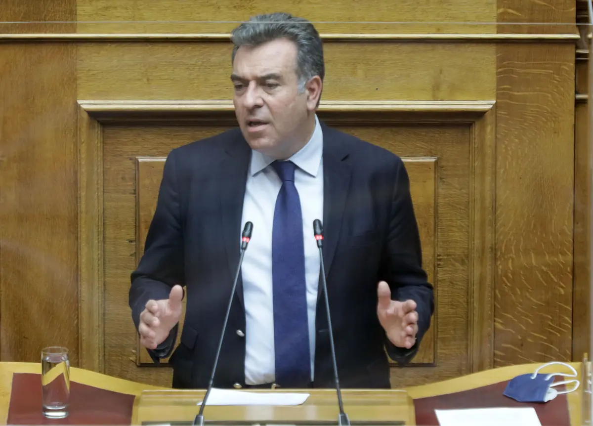 Παρέμβαση του Μάνου Κόνσολα για τη βελτίωση των εγκαταστάσεων του αεροδρομίου της Λέρου