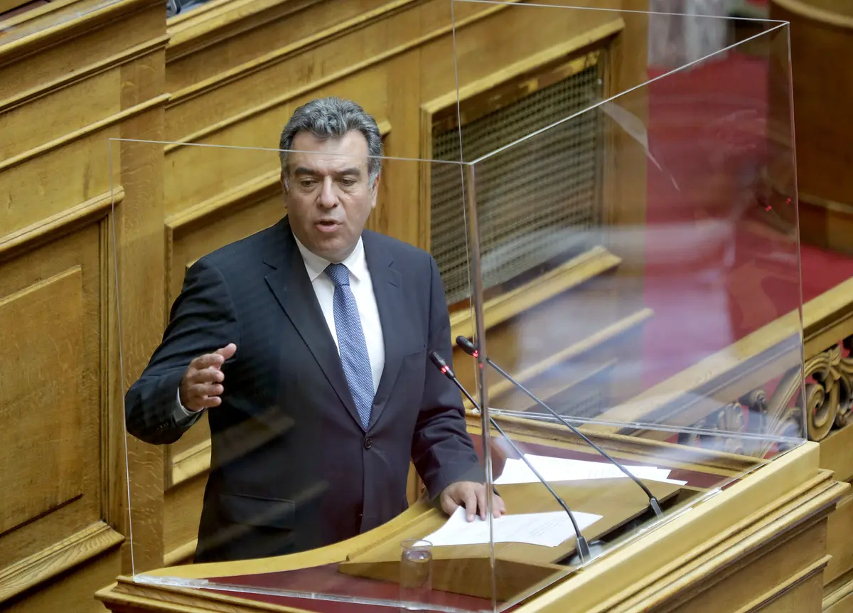 ΜΑΝΟΣ ΚΟΝΣΟΛΑΣ: «Απαλλάσσονται οι αστυνομικοί από τις επιδόσεις δικογράφων και από γραφειοκρατικές και διοικητικές διαδικασίες»