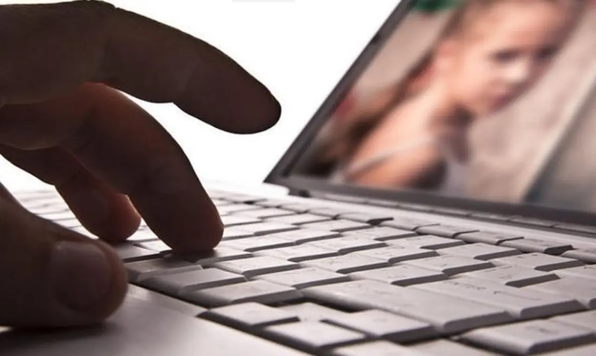 Διαδικτυακή αποπλάνηση ανηλίκων: Έρευνα που σοκάρει – Τι πρέπει να κάνουν οι γονείς