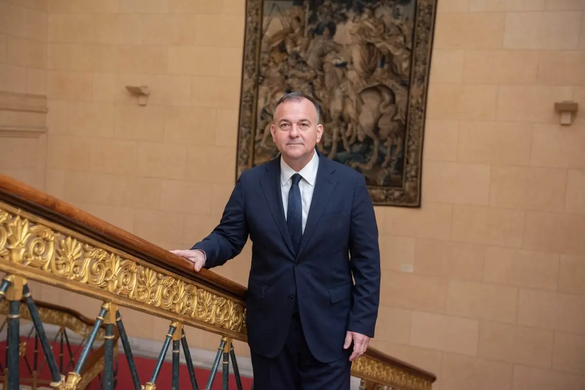 Γιάννης Παππάς : Παράδοση σχολικού εξοπλισμού στο Αγαθονήσι