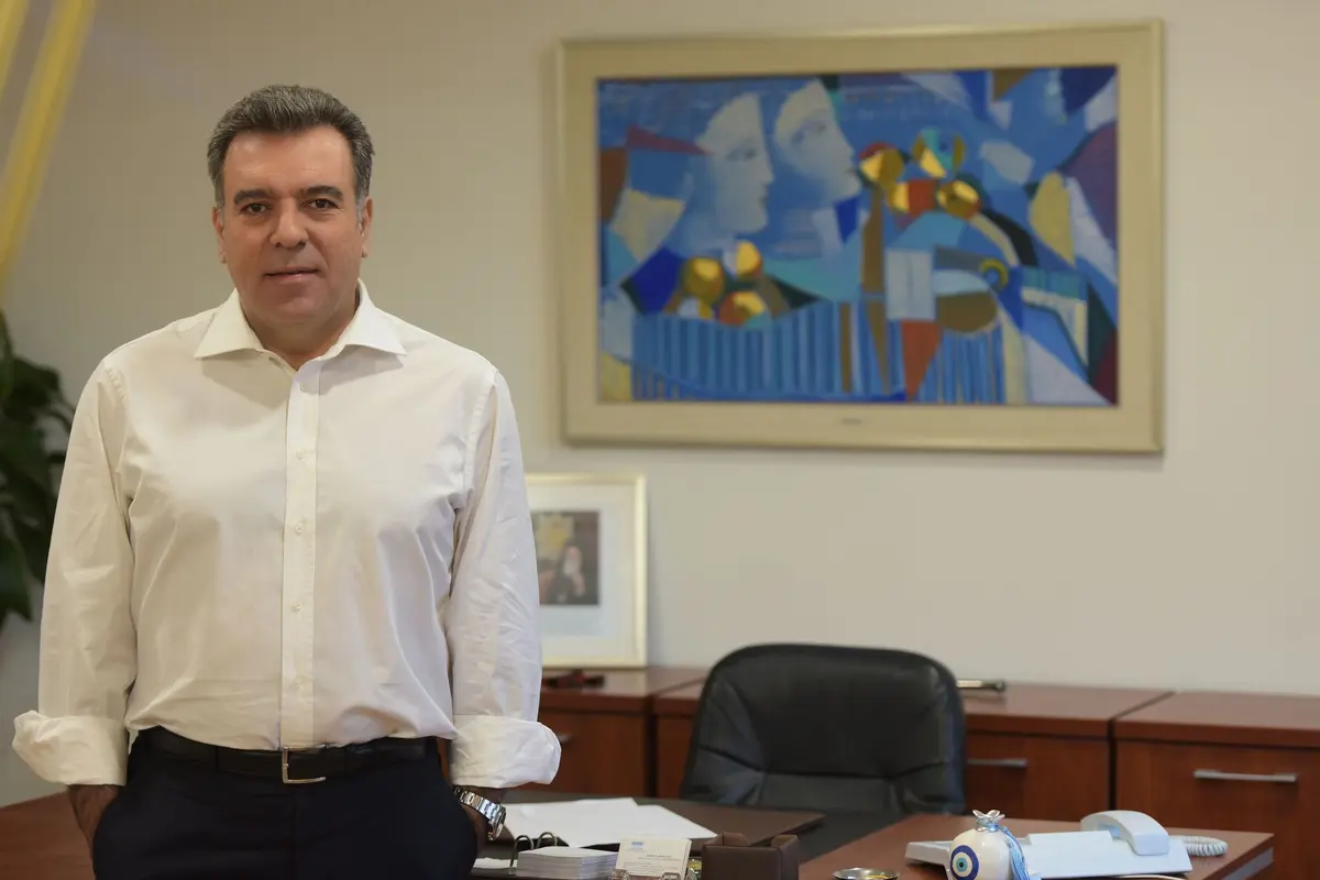 ΜΑΝΟΣ ΚΟΝΣΟΛΑΣ: «Ψήφος καρδιάς και αναγνώρισης. Θα δώσω και την ψυχή μου»