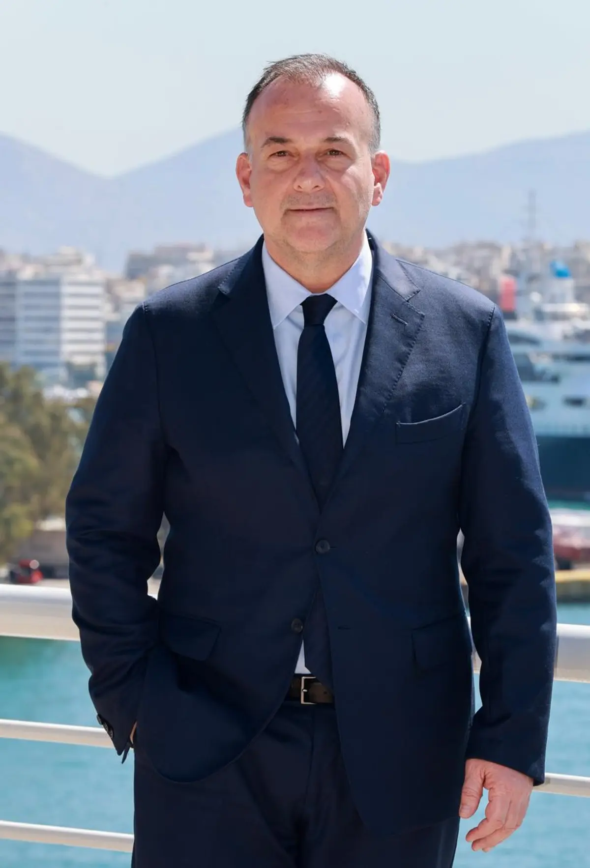 Γιάννης Παππάς Υφυπουργός Ναυτιλίας: «Παράταση στις προθεσμίες για τα χωρίς άδεια καταστήματα σε χερσαίες ζώνες λιμένων»