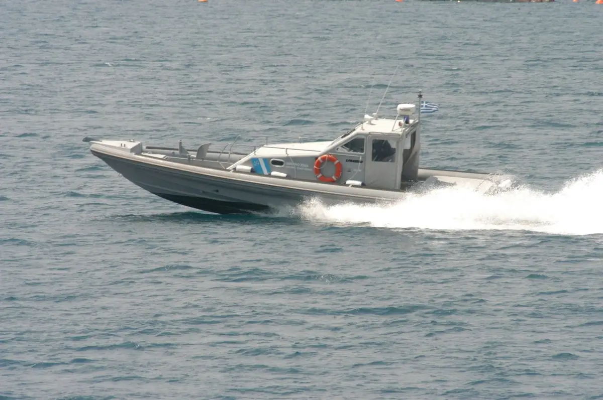 Λειψοί: Διακομιδή 22χρονης στην Κάλυμνο με περιπολικό σκάφος του Λιμενικού
