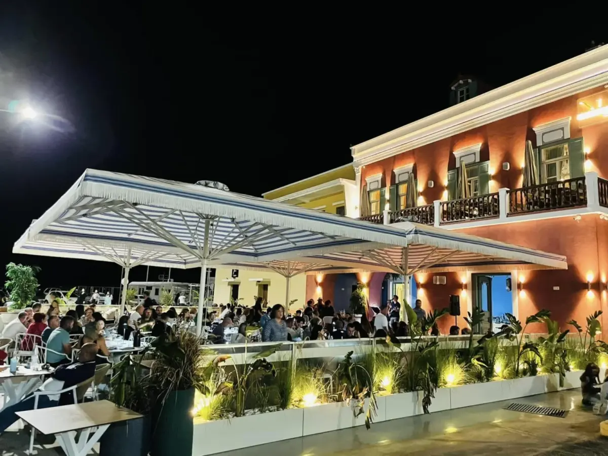 Το Navarone αλλάζει σελίδα με νέο manager τον Νίκο Δαμβέργη