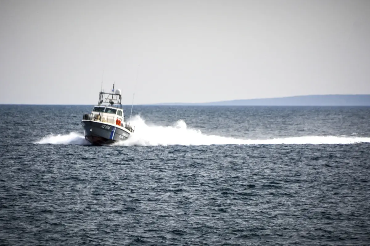 Αγαθονήσι: Εντοπισμός 32 αλλοδαπών και σύλληψη του αλλοδαπού διακινητή τους μετά από καταδίωξη