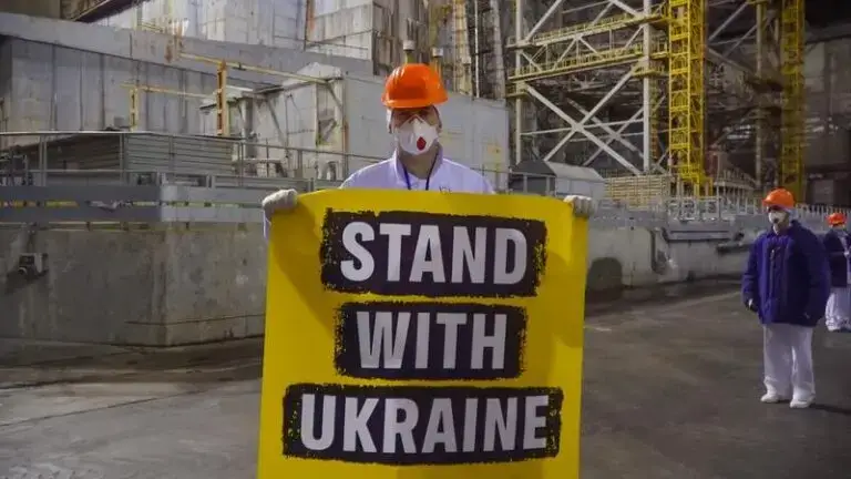 Η Greenpeace προειδοποιεί: 40 χρόνια μετά το ατύχημα του Τσερνόμπιλ, η πυρηνική ενέργεια είναι το ίδιο επικίνδυνη