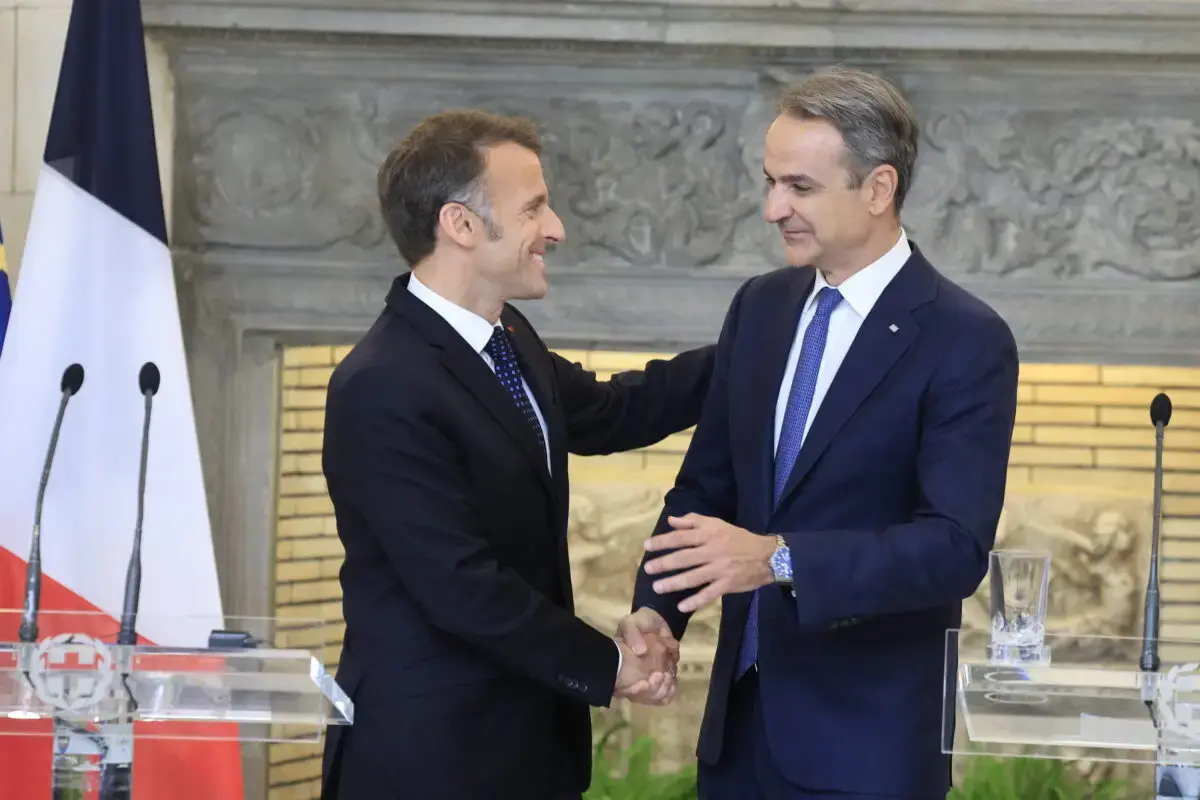 Μακρόν και Μητσοτάκης έστειλαν μηνύματα σε εν δυνάμει αντιπάλους και εχθρούς: Η ρήτρα αμοιβαίας συνδρομής και η στρατηγική συμμαχία