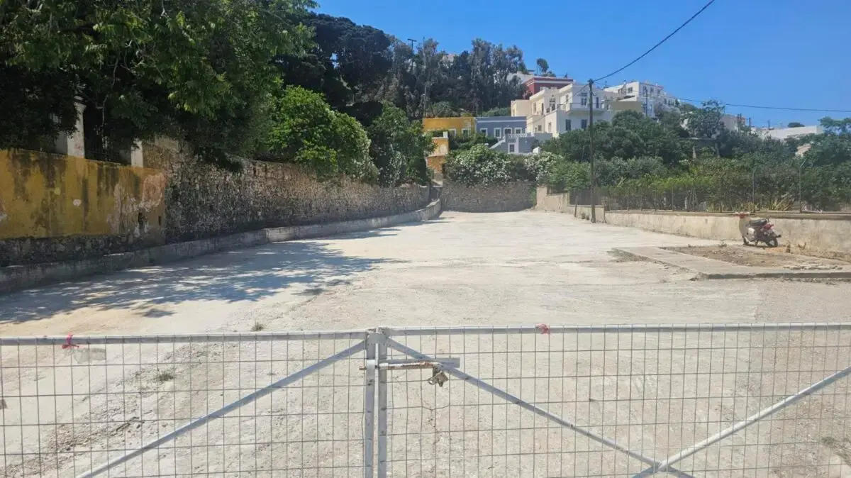 Λέρος: Νέο ιδιωτικό parking στην Αγία Μαρίνα – «Ανάσα» για κατοίκους και επισκέπτες