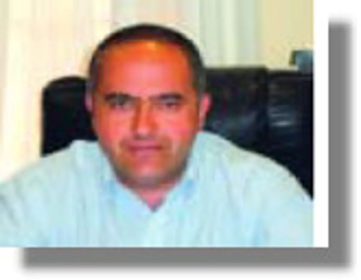 Τάκης Κουμπάρος: Υπόγειοι κάδοι σκουπιδιών, πλωτές εξέδρες, ημέτεροι. Ένα μάτσο χάλια!