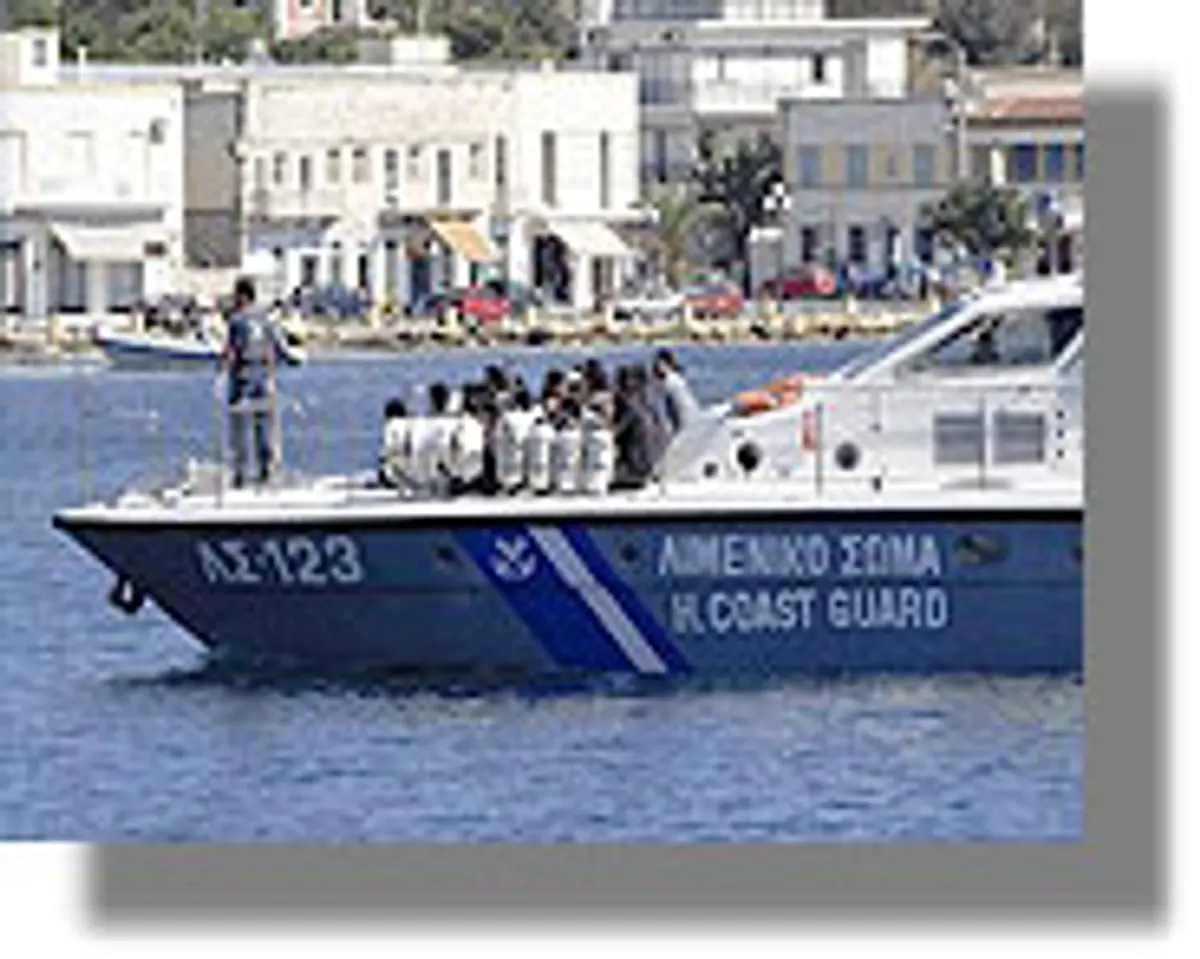 Οι πολίτες καταγγέλλουν: “Πήραν το σκάφος του λιμενικού από τη Λέρο που έχει σώσει ζωές και το πήγαν μόνιμα στη Σύμη”