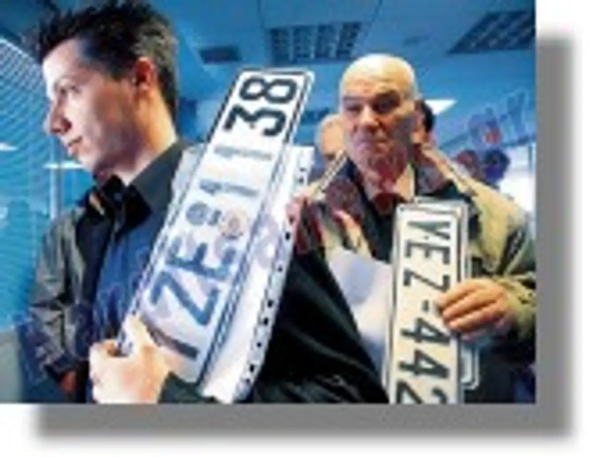 Παρέδωσαν πινακίδες τα Rent a car στη Ρόδο