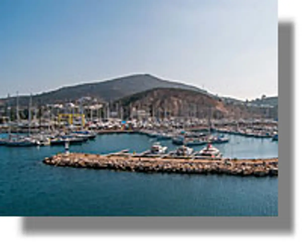 Η 10η ΓΑΛΑΖΙΑ ΣΗΜΑΙΑ ΓΙΑ ΜΑΡΙΝΕΣ ΣΤΗ ΜΑΡΙΝΑ ΛΕΡΟΥ