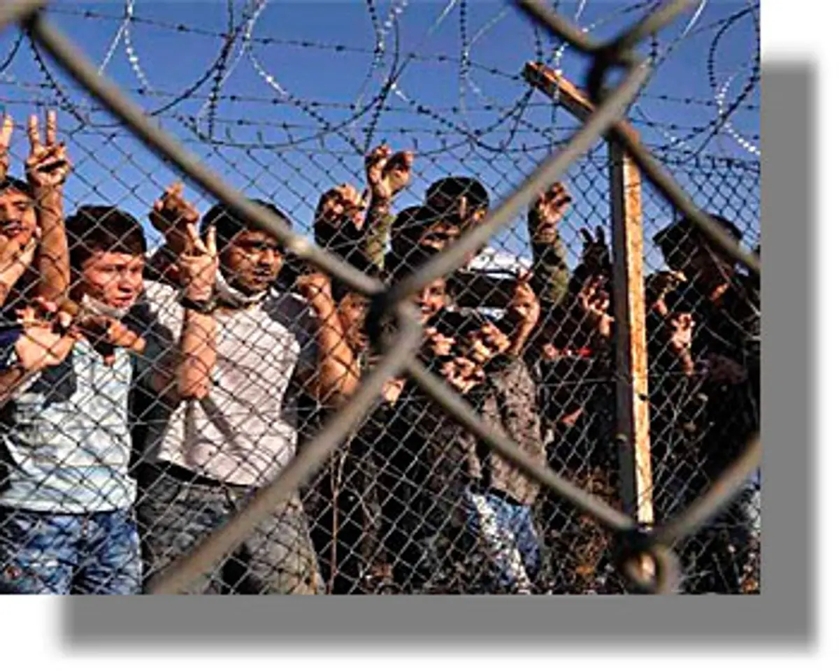 Συλλήψεις 13 παράνομων μεταναστών στο Φαρμακονήσι