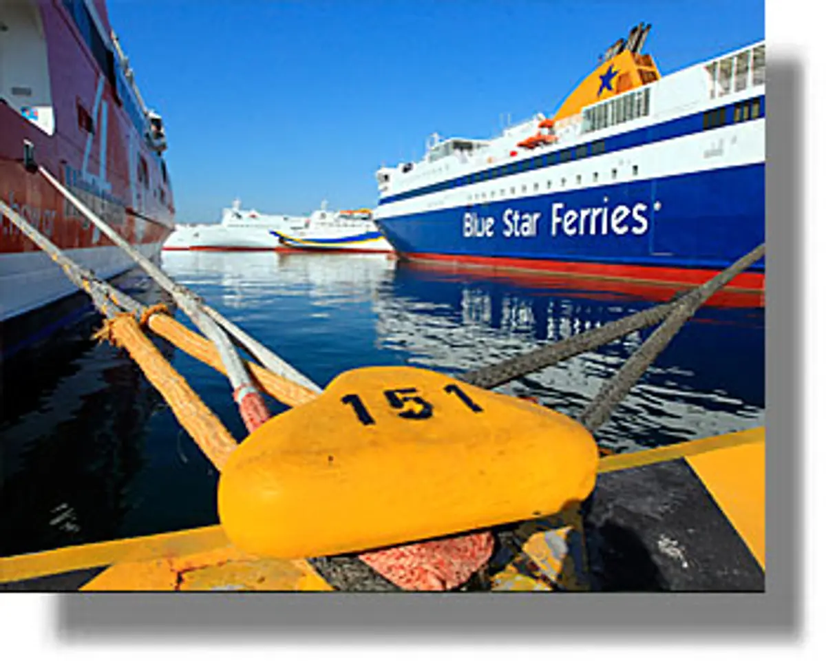 Σε ισχύ παραμένει η απαγόρευση απόπλου από το λιμάνι του Πειραιά