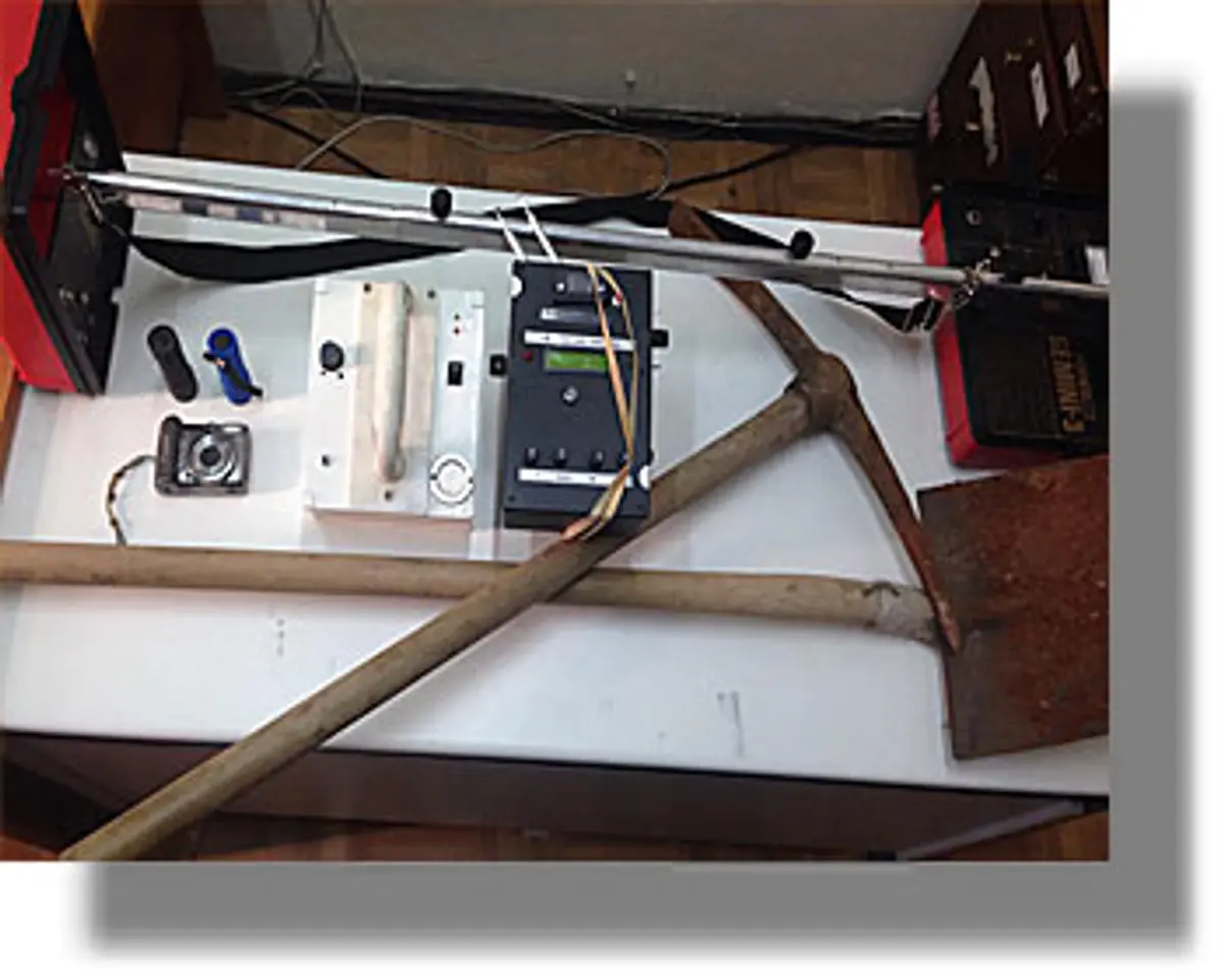 ΚΑΛΥΜΝΟΣ: Συνελήφθησαν επ’ αυτοφώρω 4 άτομα που χρησιμοποιούσαν ειδικούς ανιχνευτές μέσα σε αρχαιολογικό χώρο