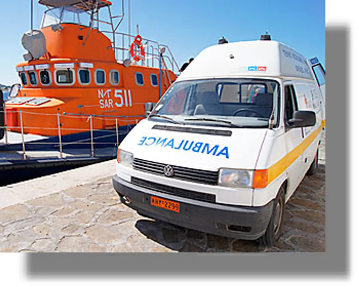 ΛΕΡΟΣ: Εκδήλωση πυρκαγιάς στο ναυαγοσωστικό σκάφος του Λιμενικού στο Λακκί