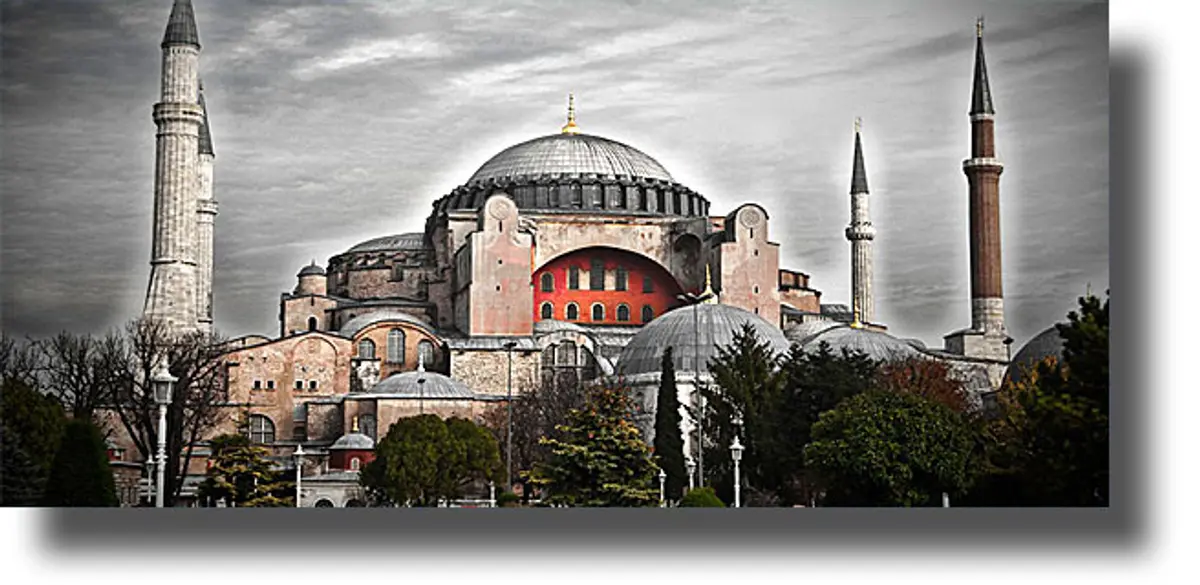 Η ισλαμοποίηση της Αγίας Σοφίας ανησυχεί Ελληνες και Τούρκους