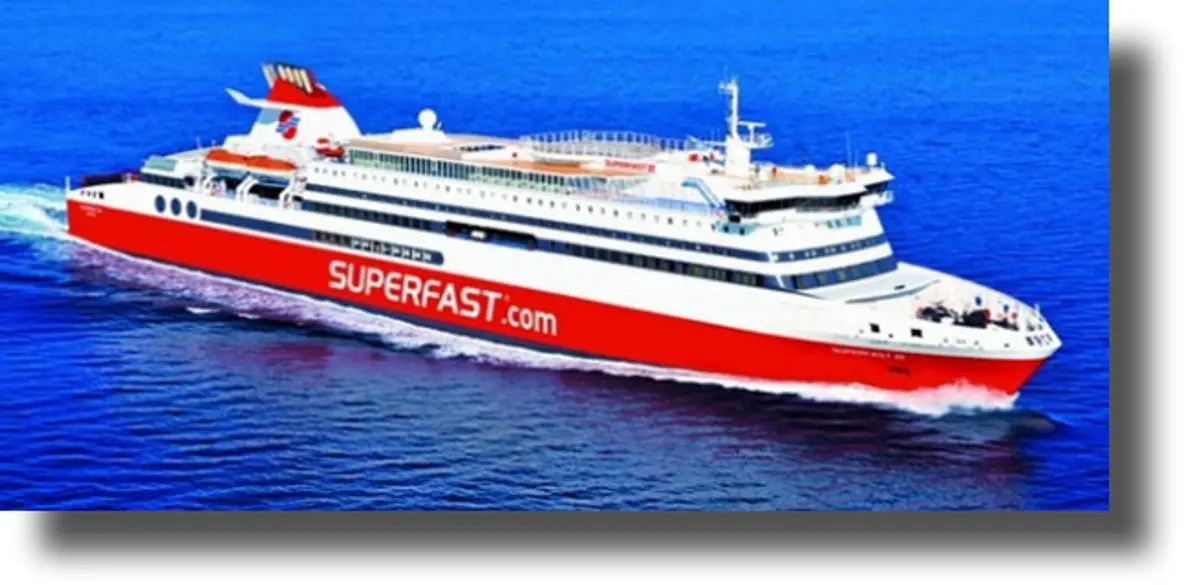 ΛΕΡΟΣ: Με καθυστέρηση απέπλευσε το SUPERFAST XII λόγω δυσλειτουργίας του καταπέλτη