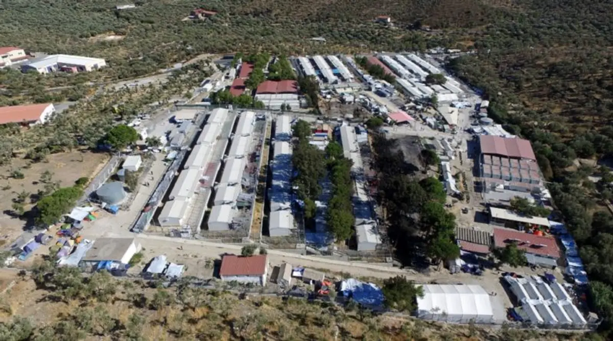 Μεταναστευτικό: Κλειστό κέντρο κράτησης στη Ρόδο και 3 στρατηγοί στις απελάσεις