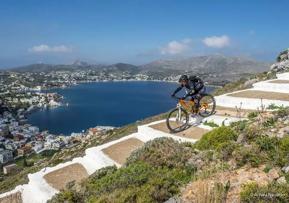 Η ΠΟΔΗΛΑΣΙΑ ΣΤΗ ΛΕΡΟ