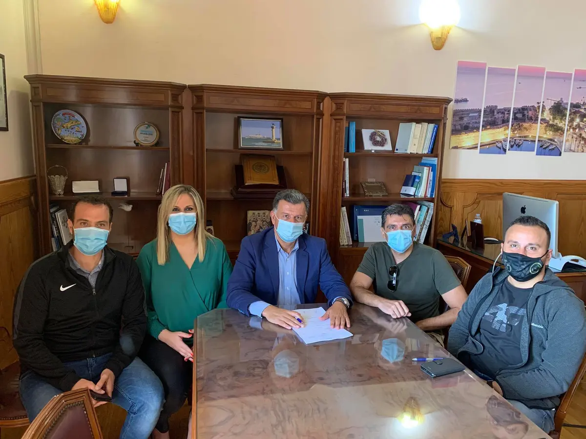 Κώς: Πρασινίζει το παλιό γήπεδο «ΑΝΤΑΓΟΡΑΣ»