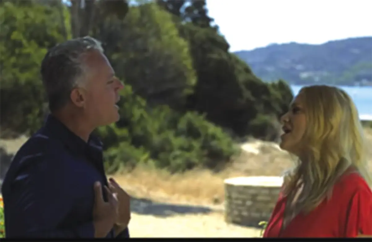 Λειψοί: Ο δήμαρχος τραγουδάει σε βίντεο κλιπ για να προβάλει το νησί του!