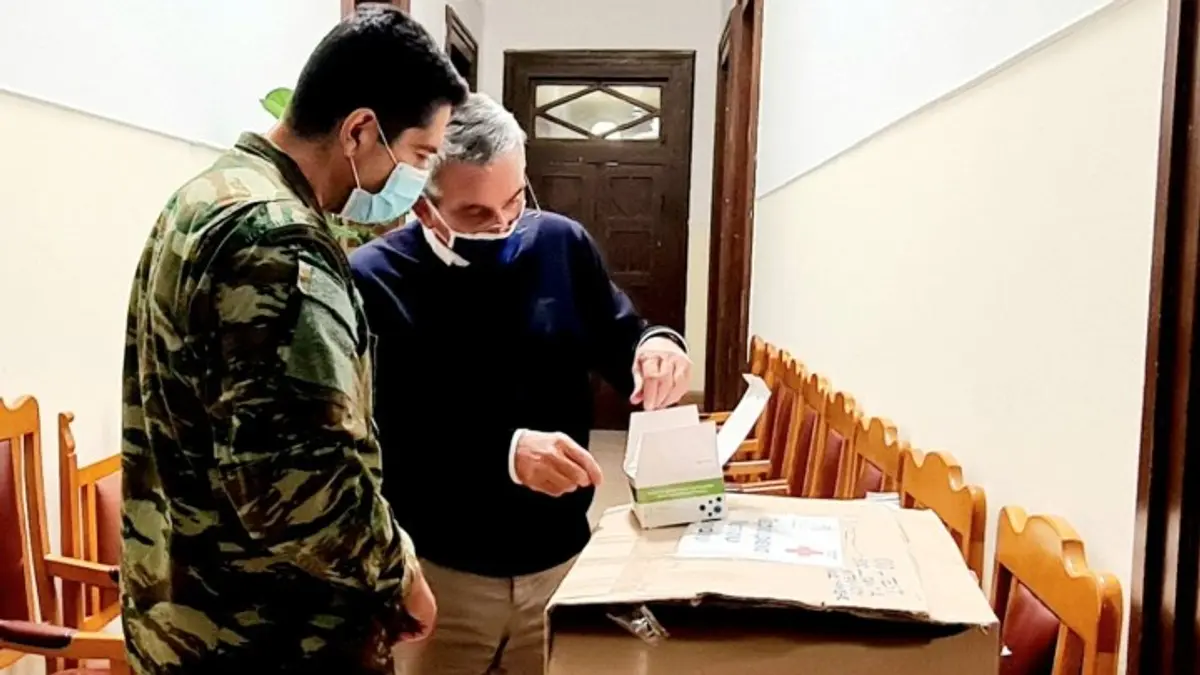 Περιφέρεια Νοτίου Αιγαίου: Παράδοση μεγάλου αριθμού rapidtest στην 95 ΑΔΤΕ