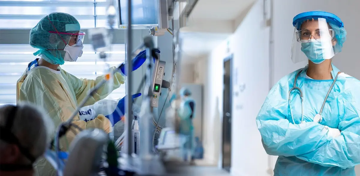 Αιφνίδιος θάνατος: Η μετάλλαξη του ιού που φέρνει το οριστικό τέλος της πανδημίας