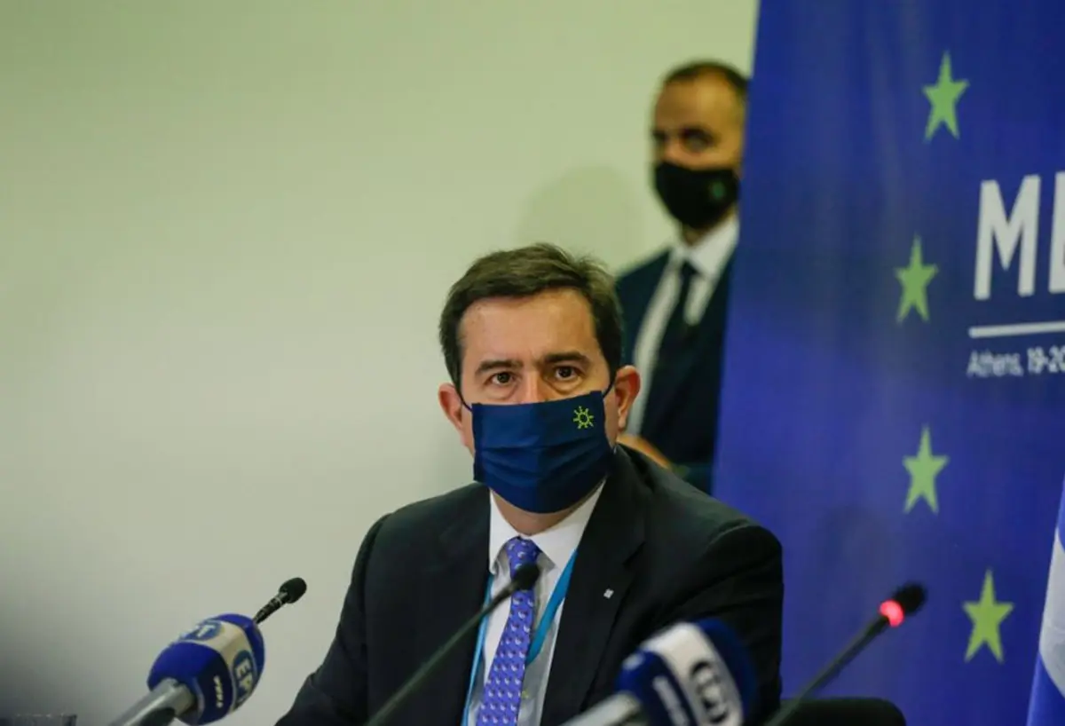 Μείωση προσφυγικών ροών έως και 73% – Πότε ανοίγουν οι νέες δομές στα νησιά